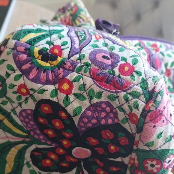 Vera Bradley Large Shoulder Bag / Tote In Viva La Vera Floral Pattern - Picture 17 of 17